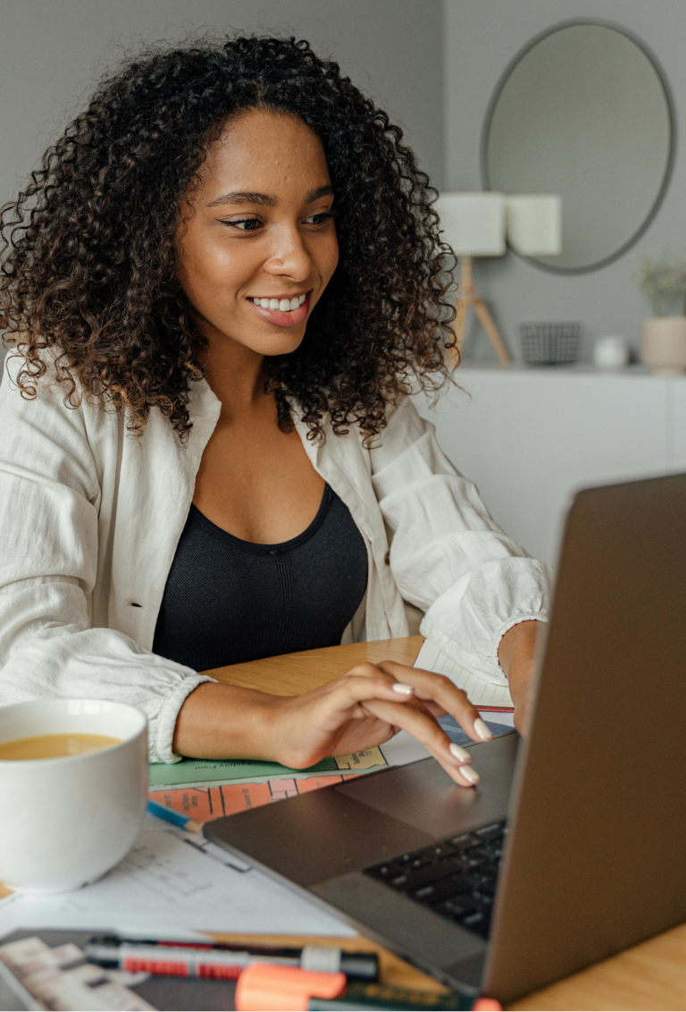 girl-at-the-computer